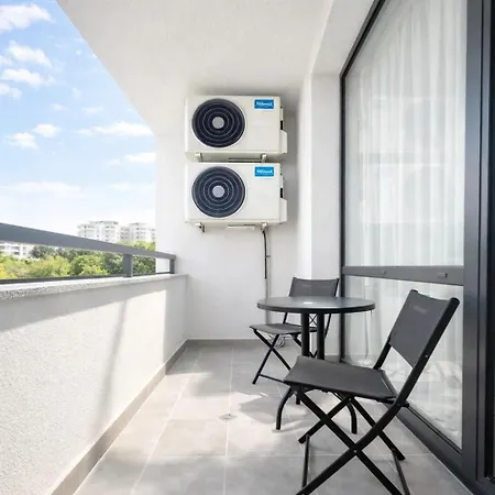 アパート Stylish 1br W/ Terrace | Work & Couples